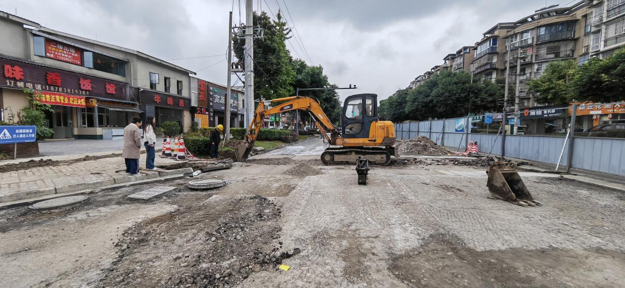 敷設(shè)道路橫穿管道 保壓賦能為民生